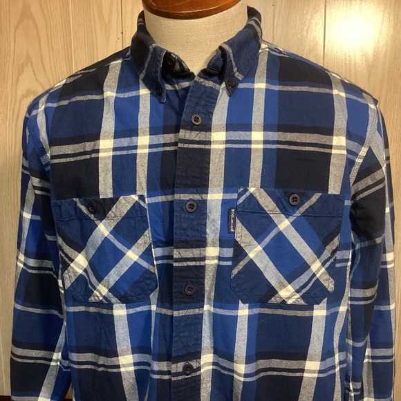 Men’s Woolrich Blue and Black Flannel shirt size Large - Picture 2 of 9